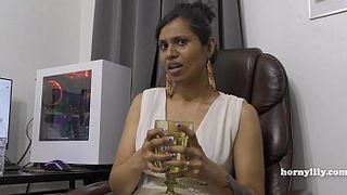 Писающая индианка с висячими сиськами показывает грязное белье